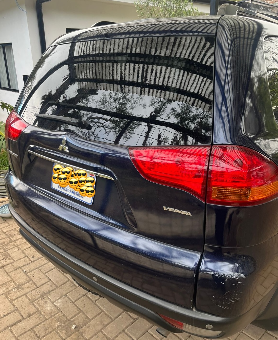 Trasera Mitsubishi Montero