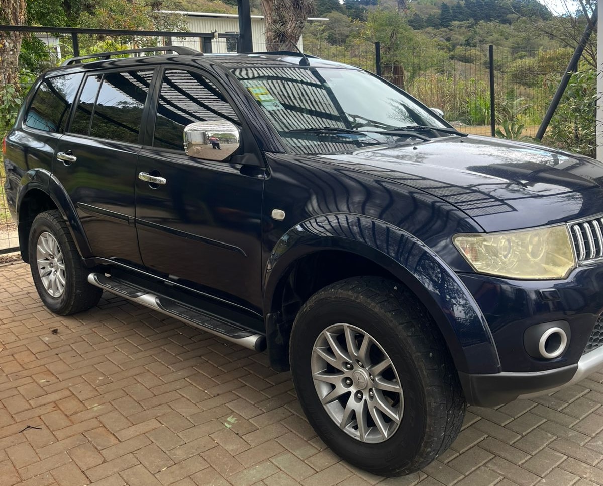 Angulo Mitsubishi Montero